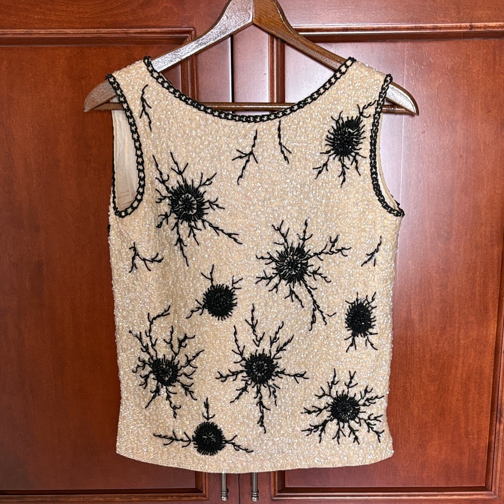 1950s Hand Beaded Sequin Top in Cream and Black. Made in Hong Kong | Large